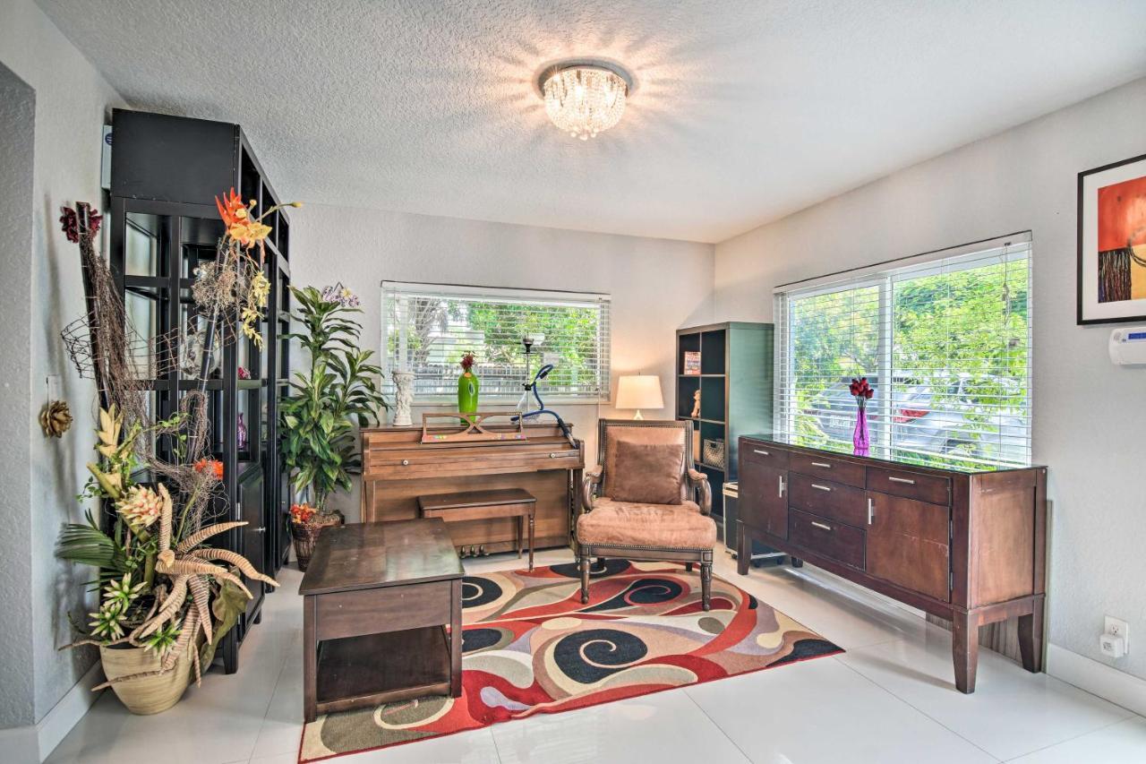 Shady And Eclectic Fort Lauderdale Dwelling With Yard! Exterior photo